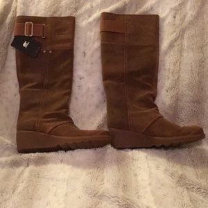 Brand new suede brown boots